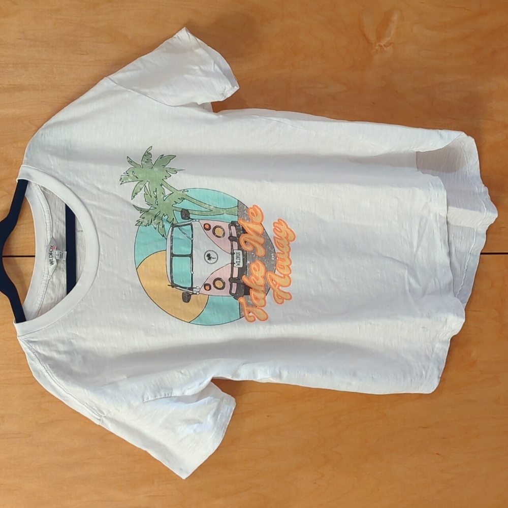 Wildfox “Take Me Away” Graphic Short Sleeve Tee in White Size small